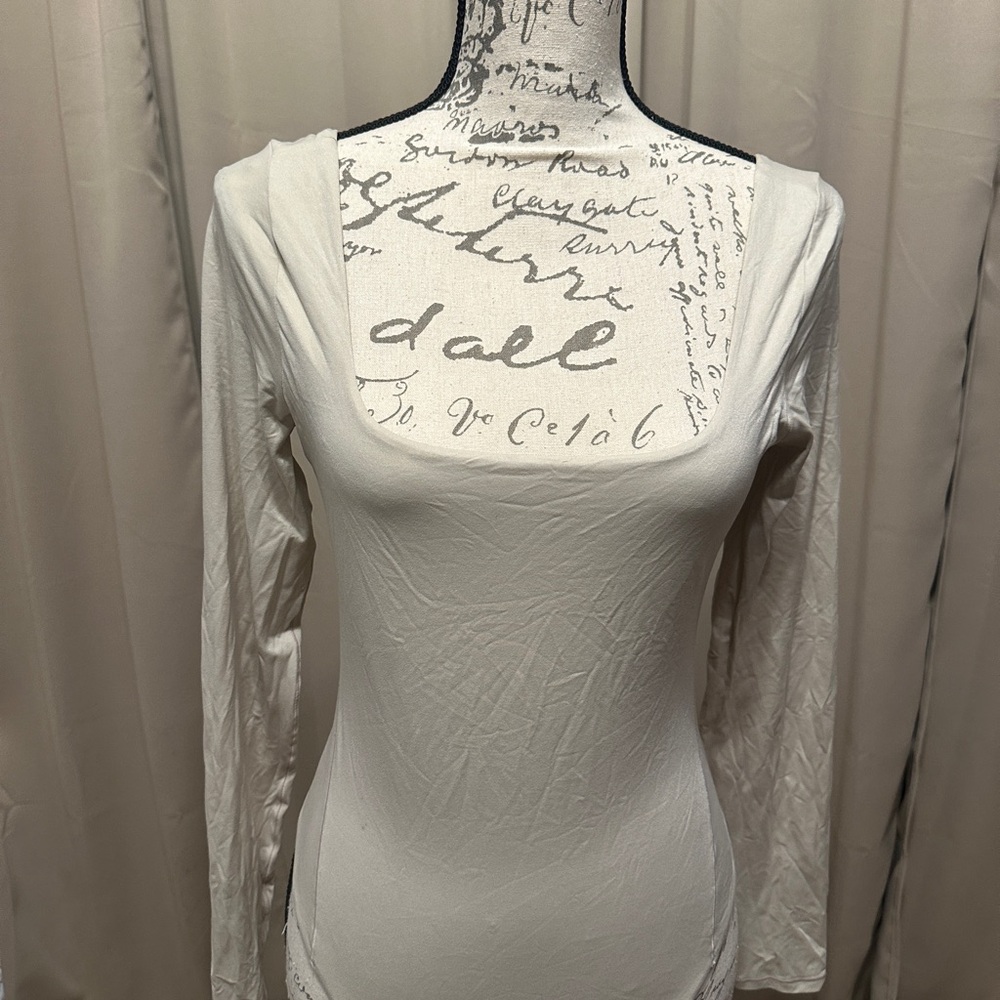 Lululemon Athletica Cream/Beige Long Sleeve Bodysuit